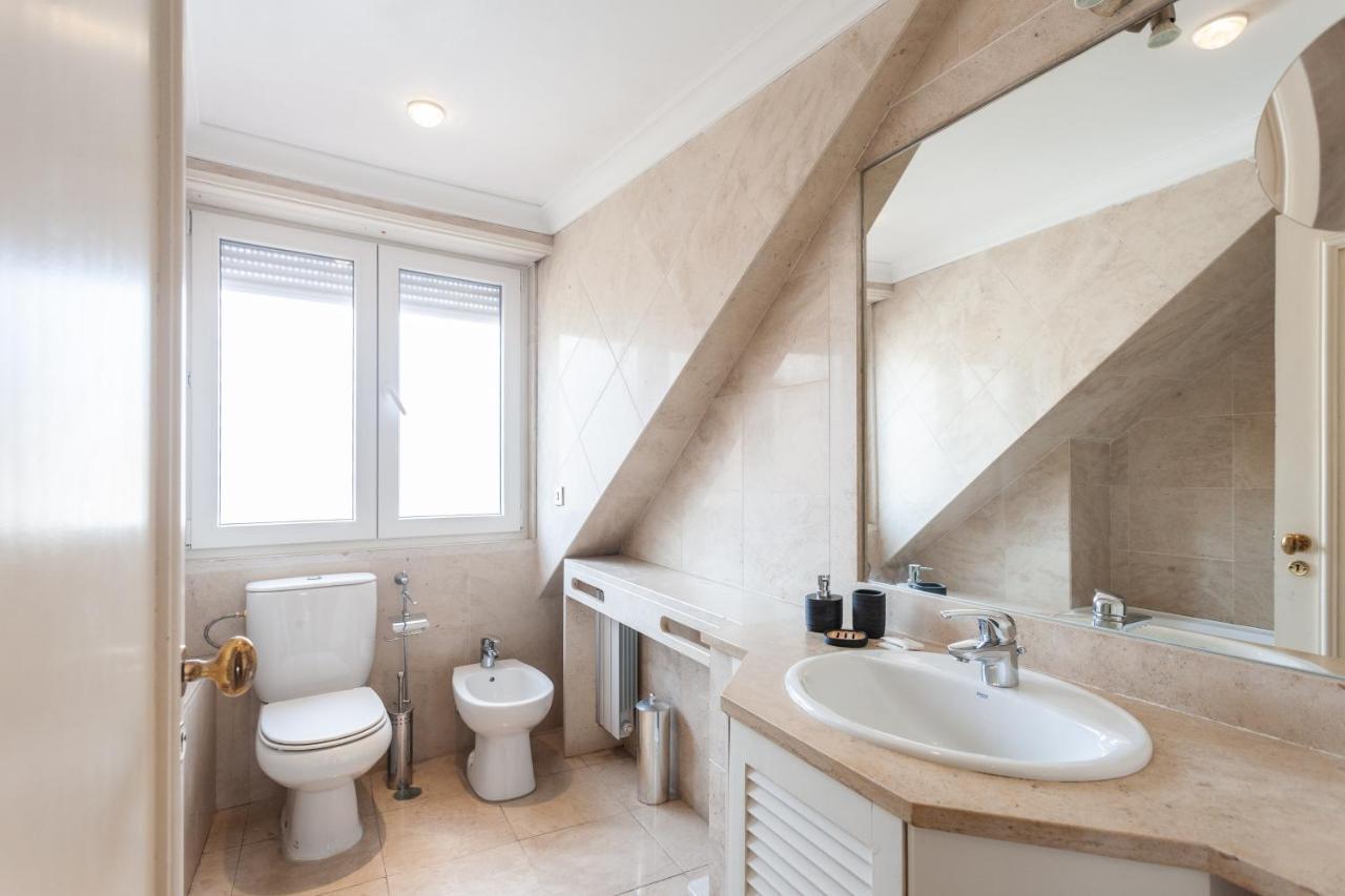Flh Chic Chiado Exotic Spacious Residence Lisboa Eksteriør billede